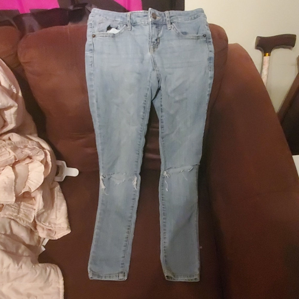 Ripped Knee Skinny Jeans